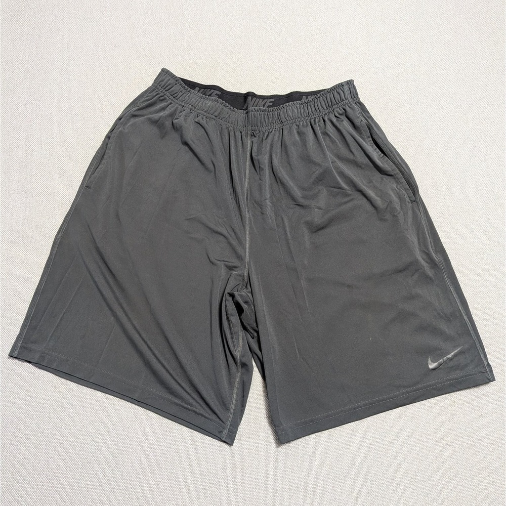 Nike Dri-FIT Activewear Shorts Men's XL Gray Athletic Pockets Gym Workout